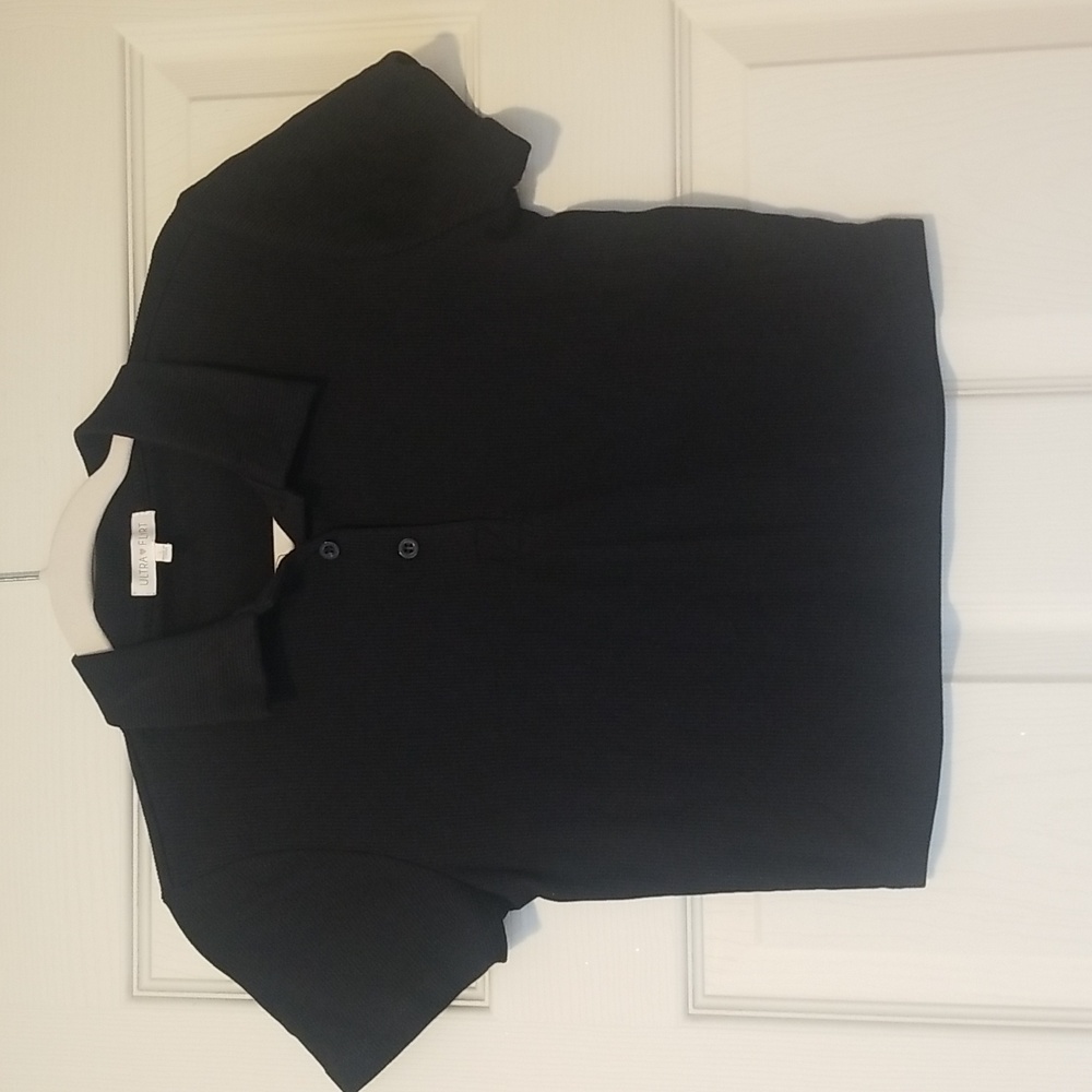 Used ultra flirt black crop top, short sleeves,  size L.